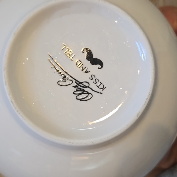 Oleg Cassini Set of Two "Kiss and Tell" Bowls - Picture 7 of 8